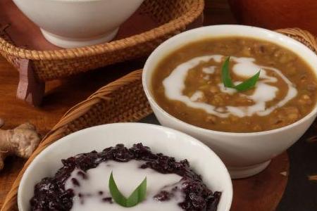Aneka bubur (kacang ijo, ketan hitam dan wedang ronde)
